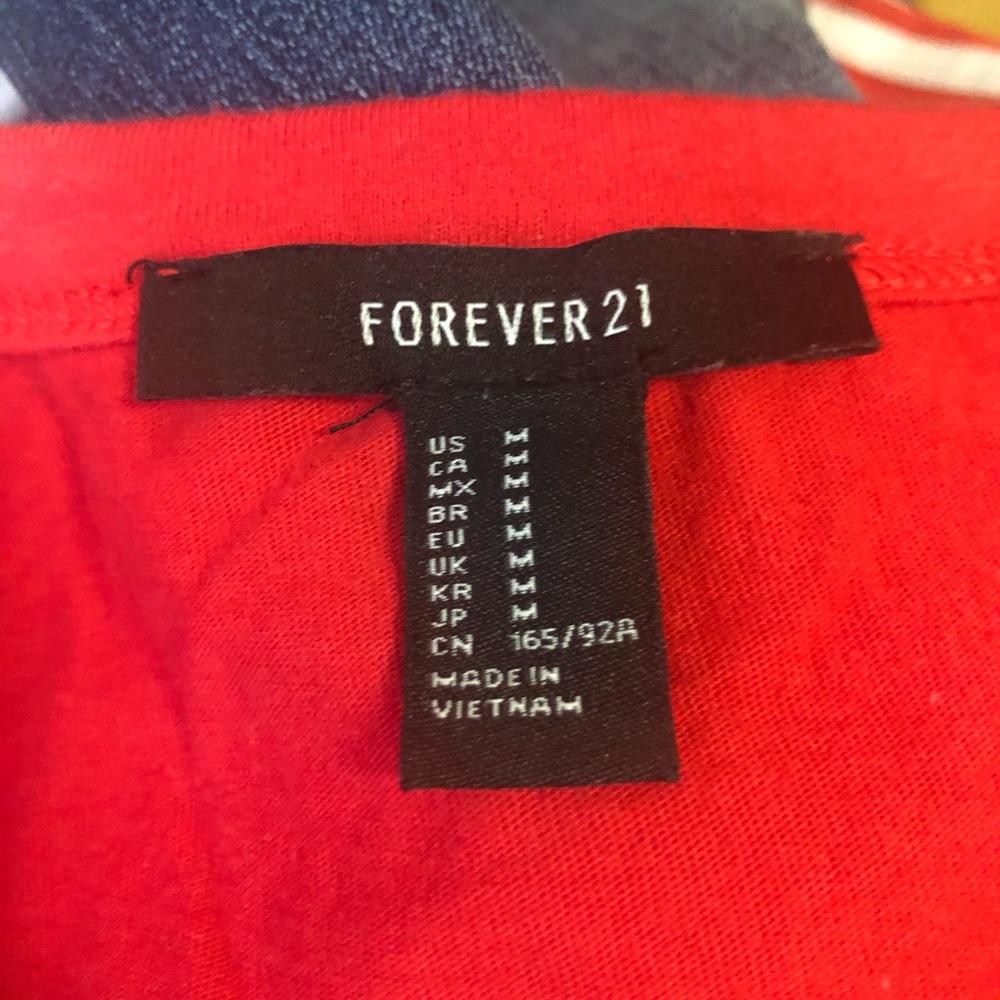 Red forever 21 crop top with tie-front size: Med